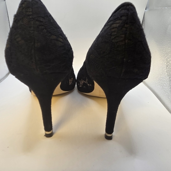 ⭐️Call It Spring Black Lace Stiletto Heels With Gold Accents Size 7 - Picture 5 of 6